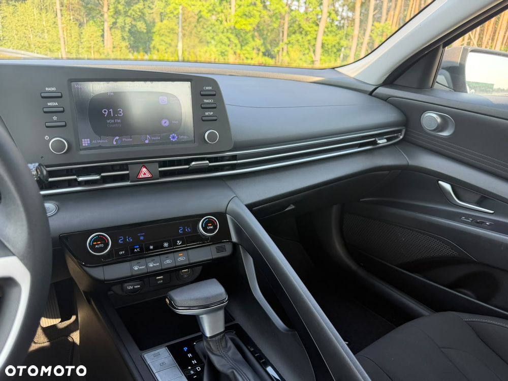 Hyundai Elantra - 19