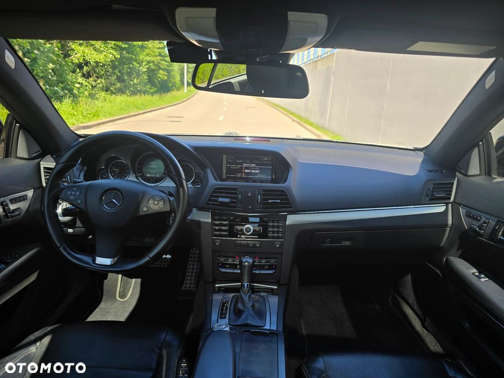 Mercedes-Benz Klasa E 220 CDI DPF BlueEFFICIENCY Automatik Elegance - 25