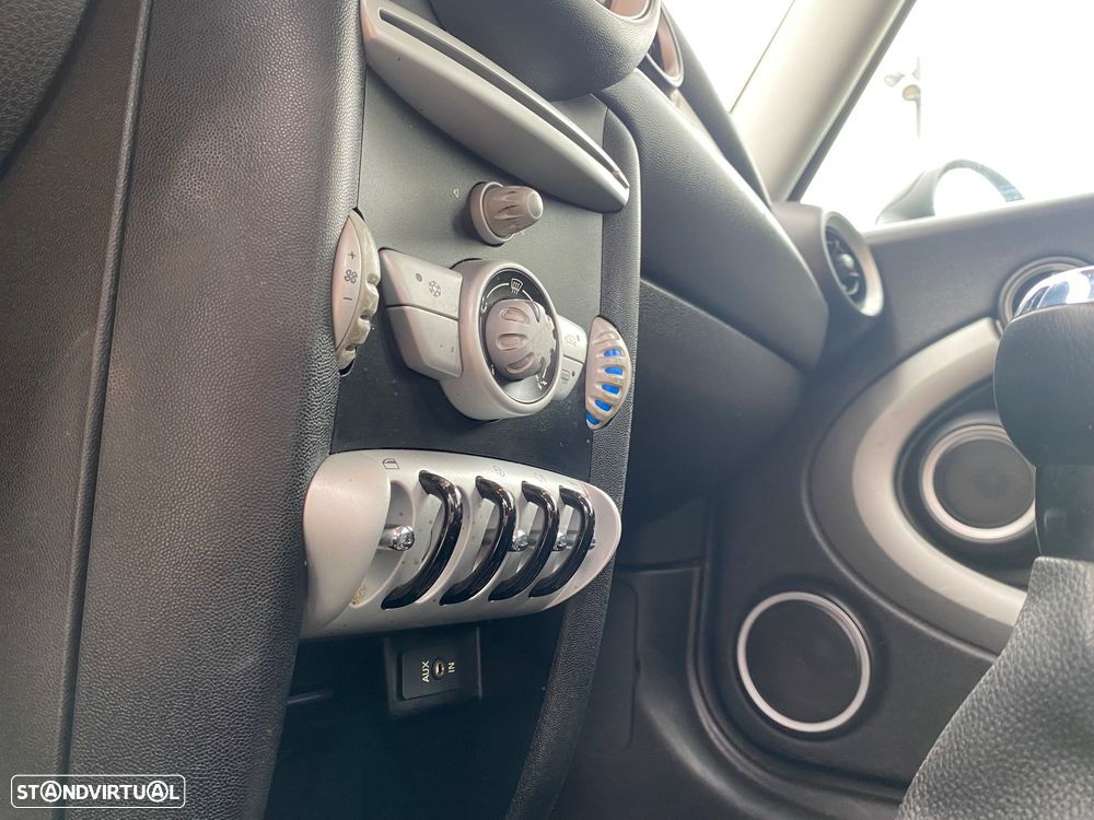 MINI 3 Portas One D - 12