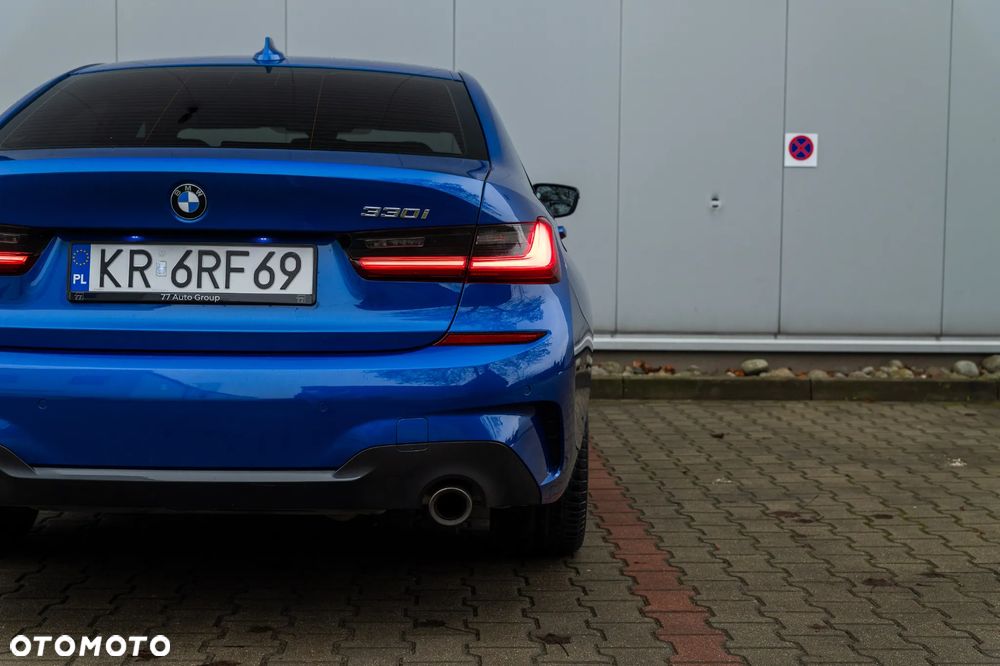 BMW Seria 3 330i xDrive M Sport - 15
