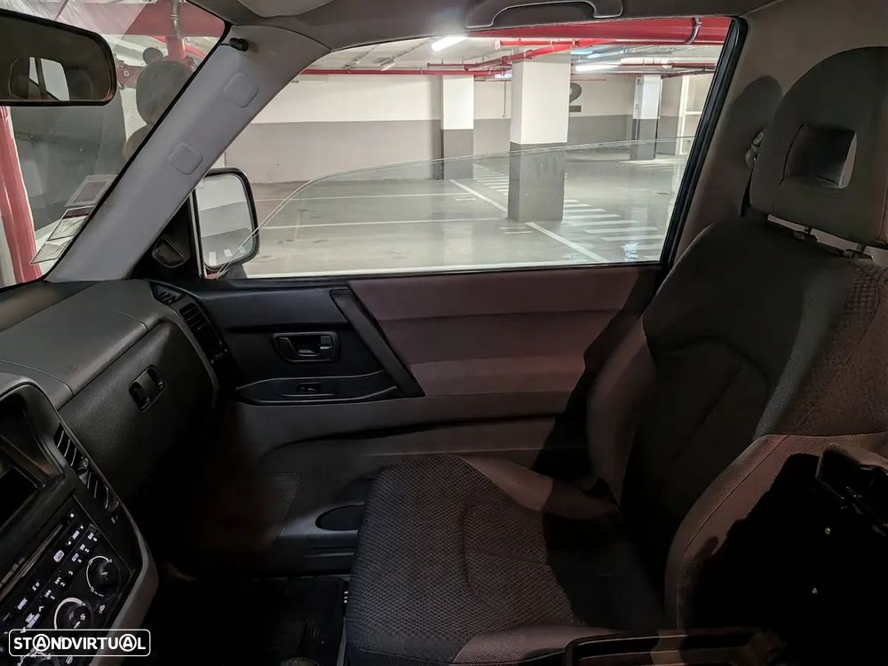 Mitsubishi Pajero 3.2 DI-D GLS - 10