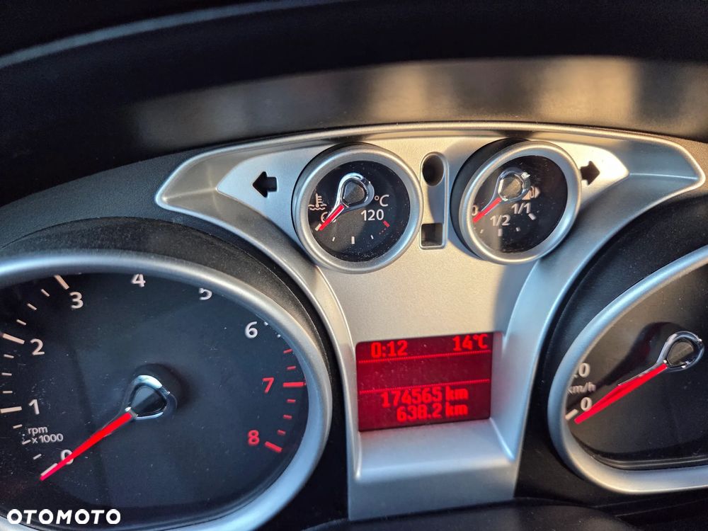Ford Focus 1.6 16V Style - 12