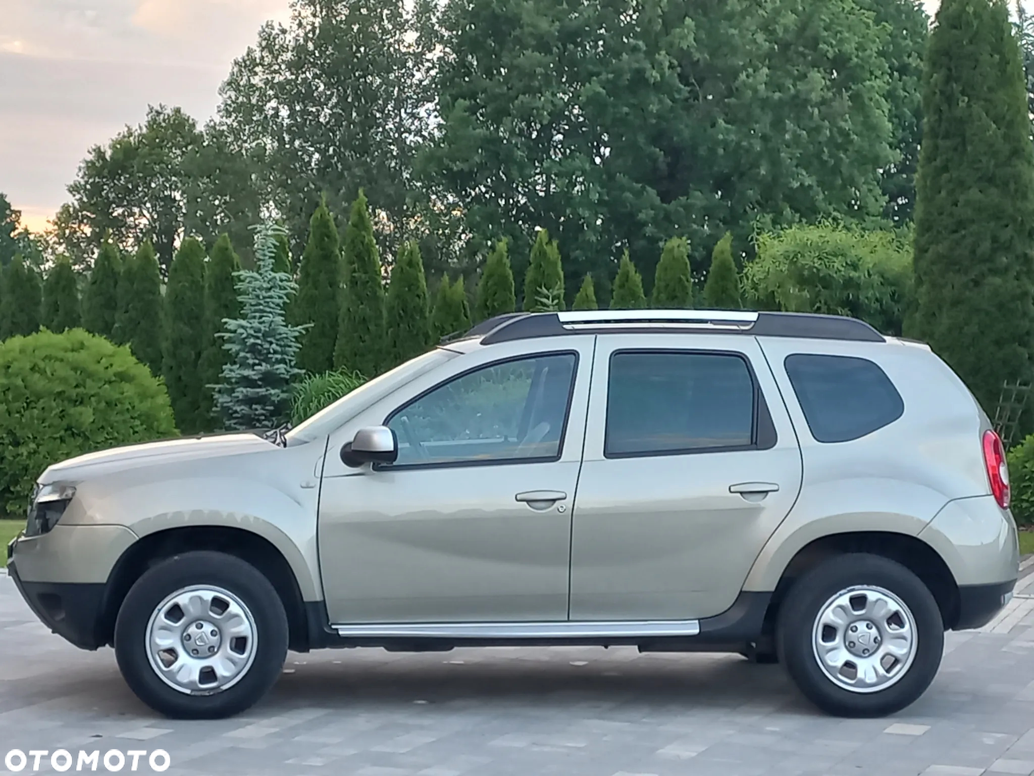 Dacia Duster 1.6 Laureate 4x4 - 24