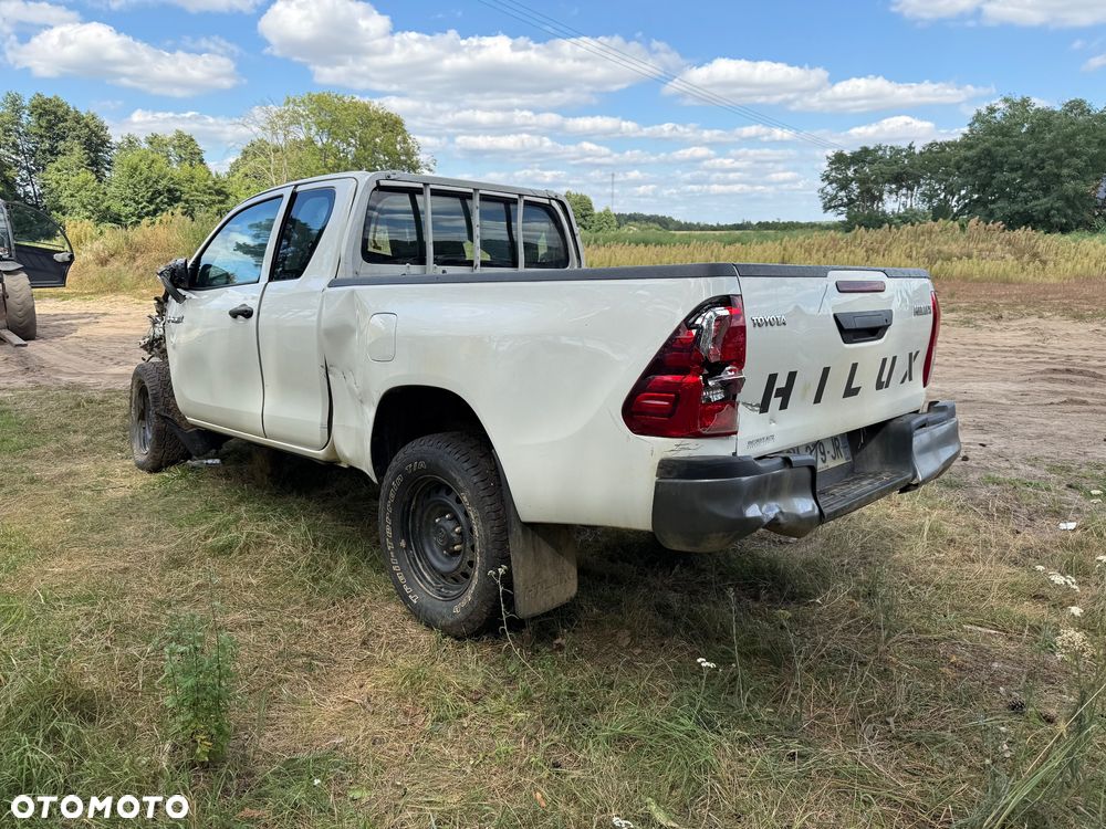 Toyota Hilux 2.4 D-4D Single Cab DLX 4x4 - 2