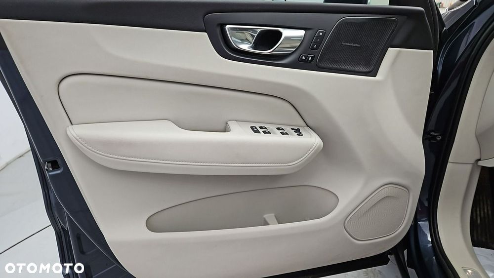 Volvo XC 60 B5 B AWD Plus Bright - 10
