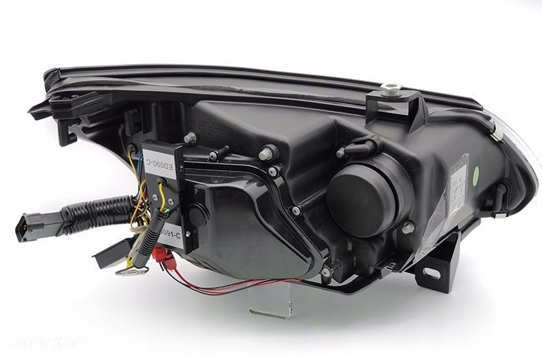 LAMPY REFLEKTORY XENON RINGI LED do BMW E60 E61 OD 2005 DO 2007 Roku - 3