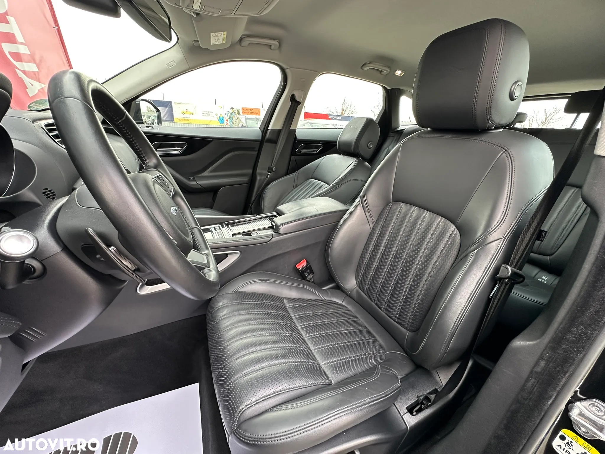 Jaguar F-Pace 20d AWD Aut. Portfolio - 17