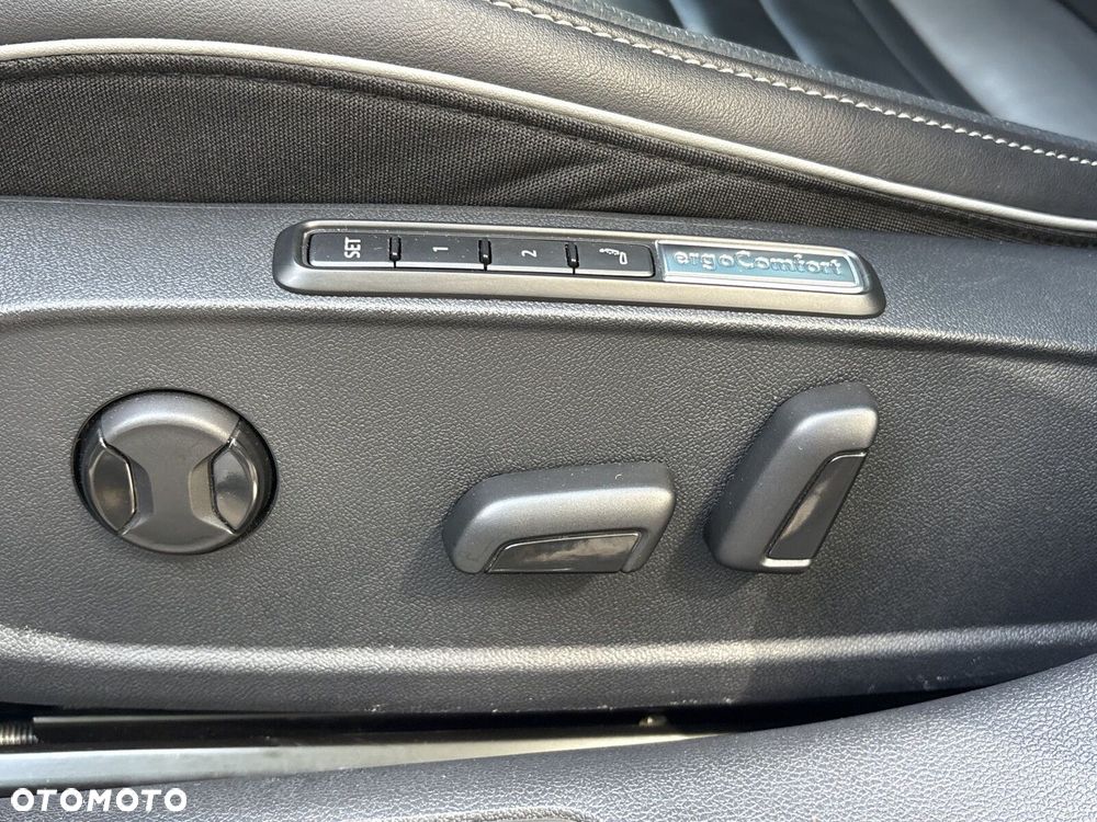 Volkswagen Arteon 2.0 TDI 4Motion R-Line DSG - 15