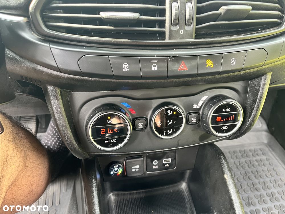 Fiat Tipo 1.4 T-Jet 16v Lounge - 2