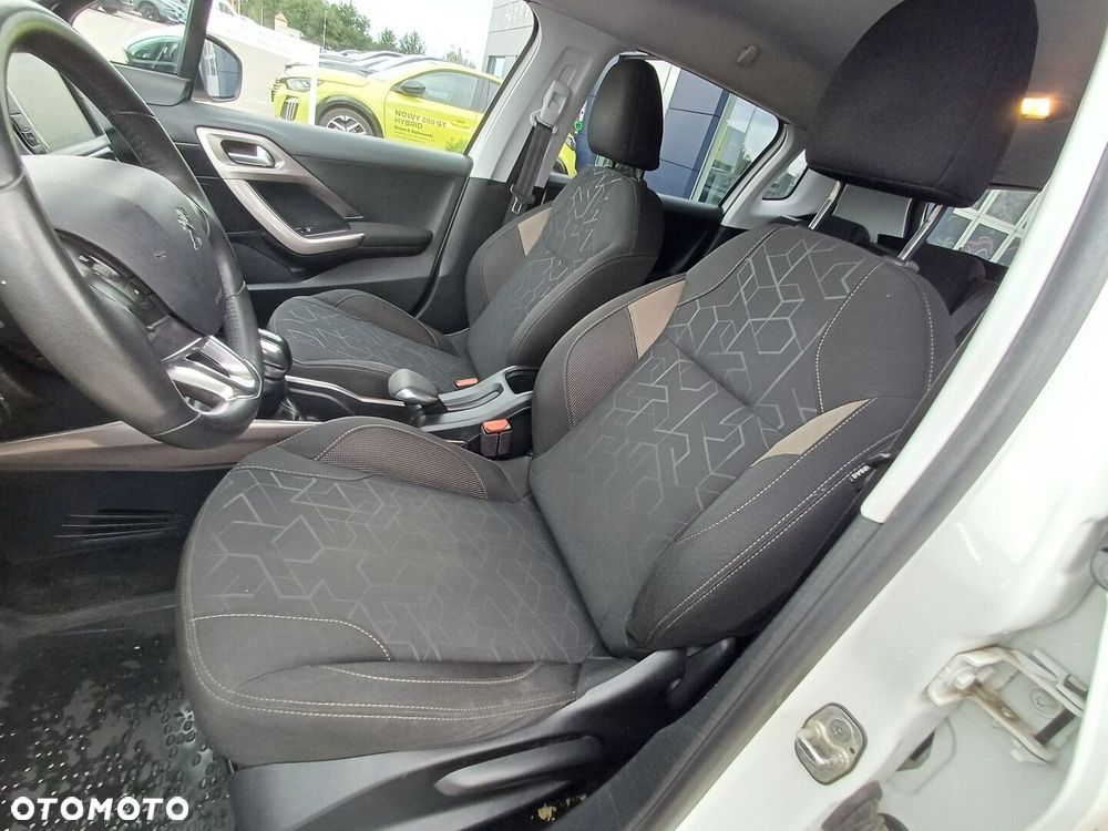 Peugeot 2008 1.2 Pure Tech Style S&S - 14