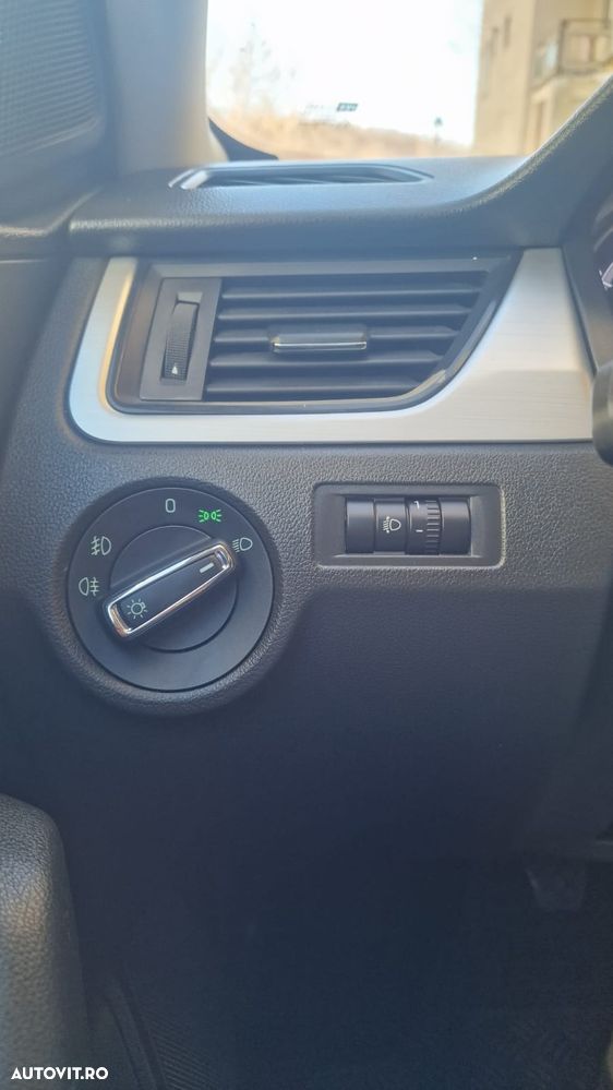 Skoda RAPID 1.0 TSI Ambition - 10