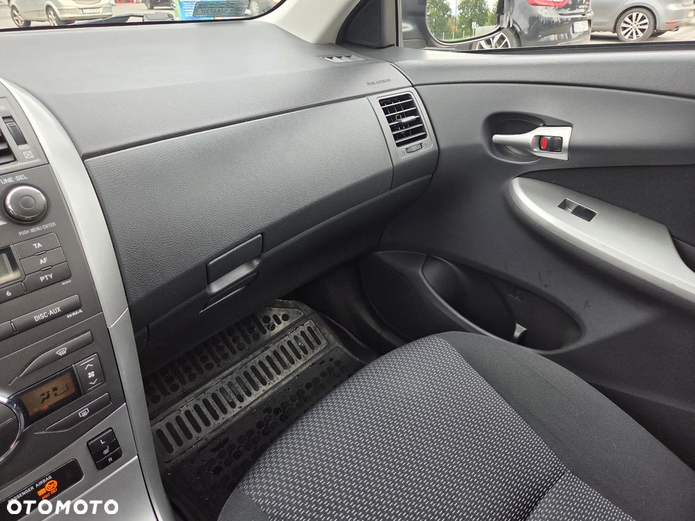 Toyota Corolla - 14
