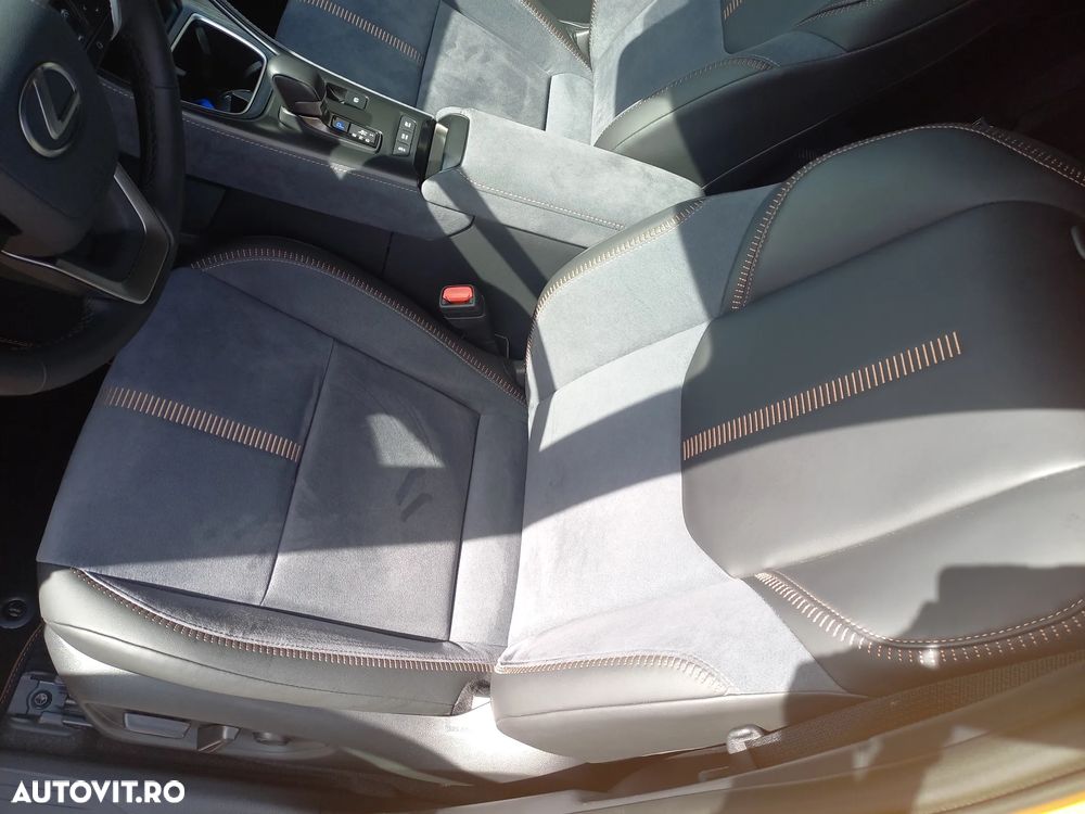 Lexus LBX 1.5 HEV 4x2 CVT Cool - 19