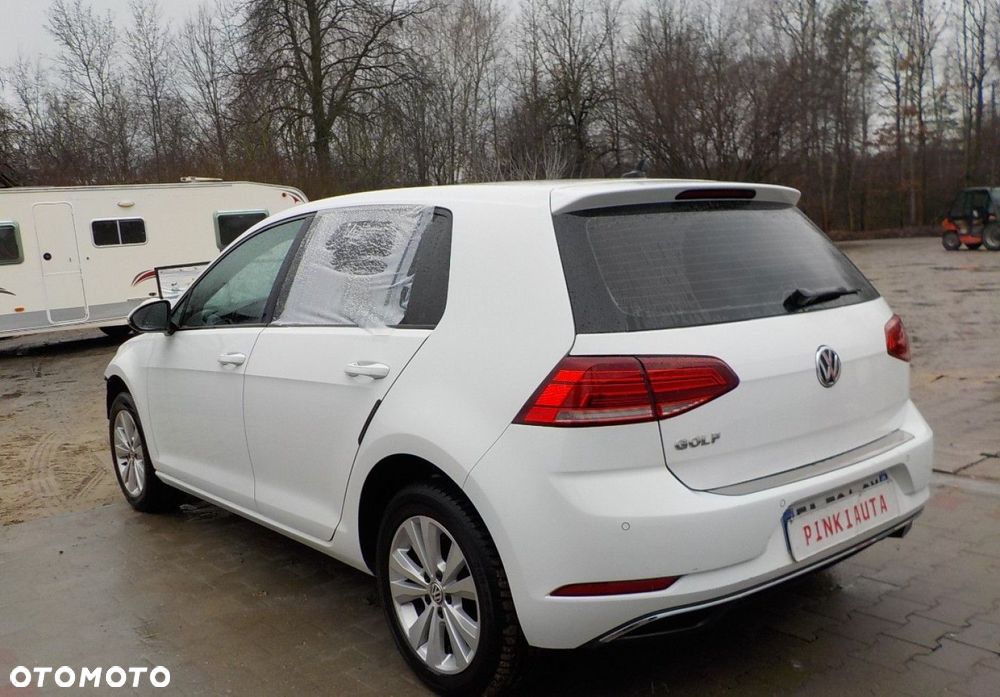 Volkswagen Golf - 10