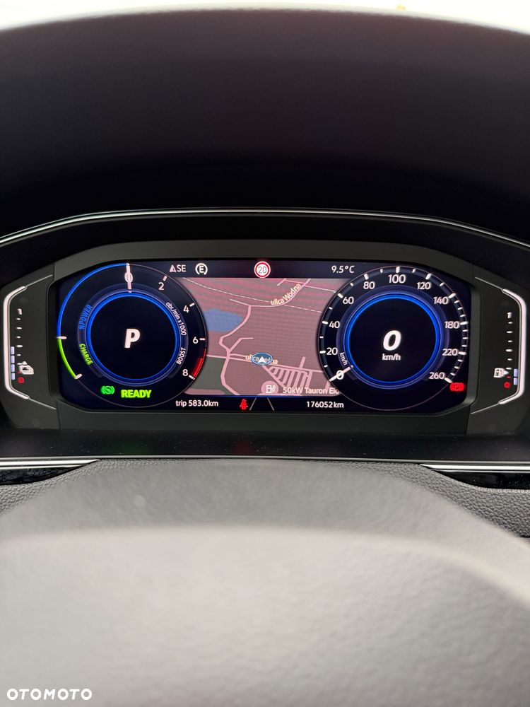 Volkswagen Passat - 13