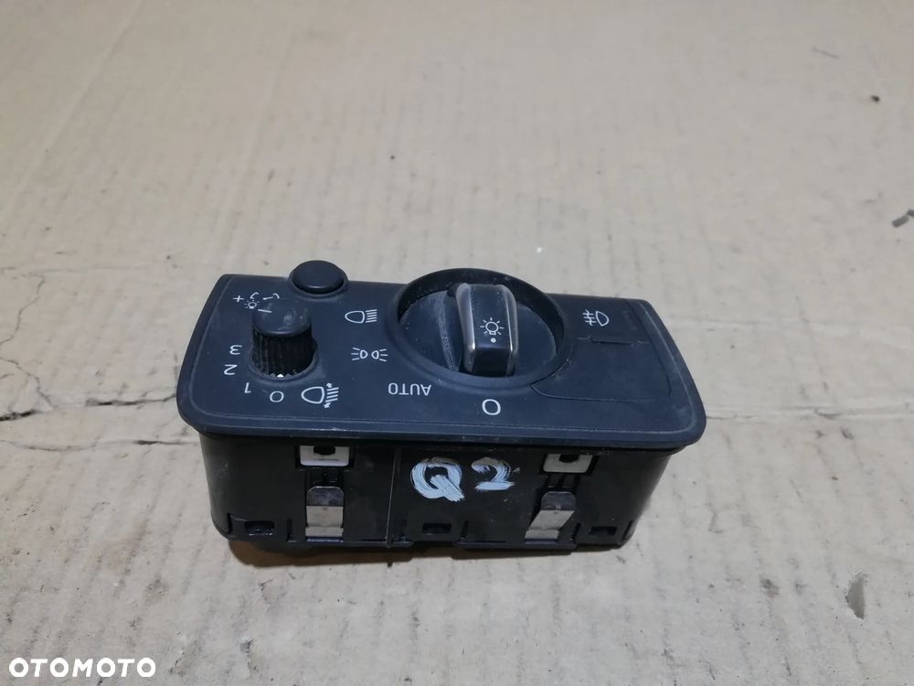 PRZEŁĄCZNIK WŁĄCZNIK ŚWIATEŁ 8V0941531BE AUDI Q2 - 1