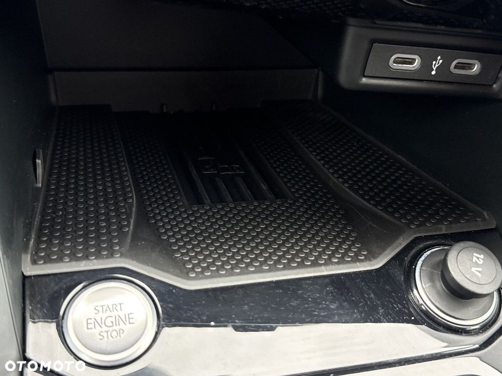 Volkswagen T-Roc 1.5 TSI Life - 23
