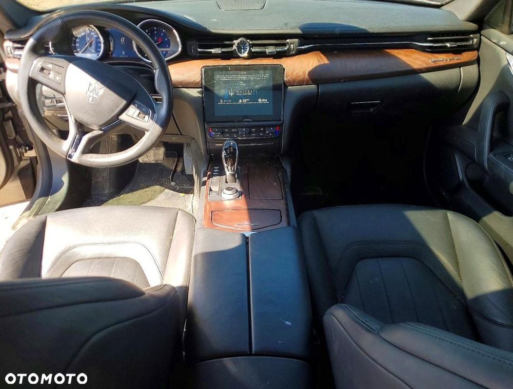 Maserati Quattroporte - 9