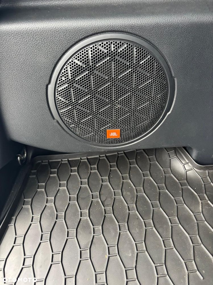 Toyota RAV4 2.5 Hybrid Black Edition by JBL 4x2 - 8