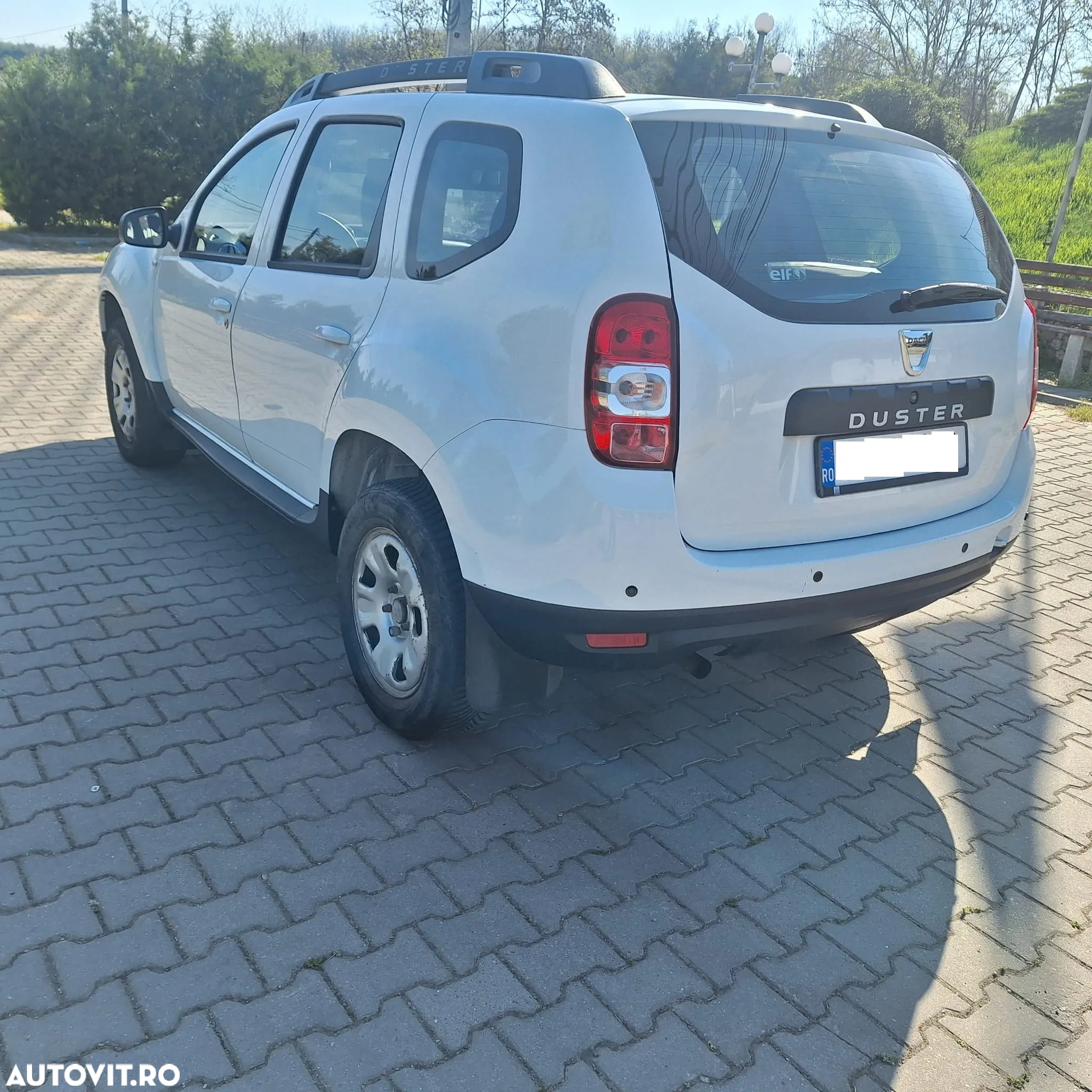 Dacia Duster 1.2 TCe 4x2 Laureate - 4