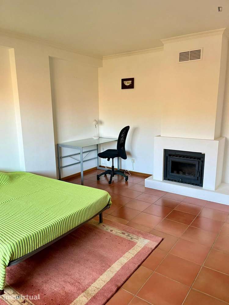 Quarto - localizado em Aveiro - Grande imagem: 2/15
