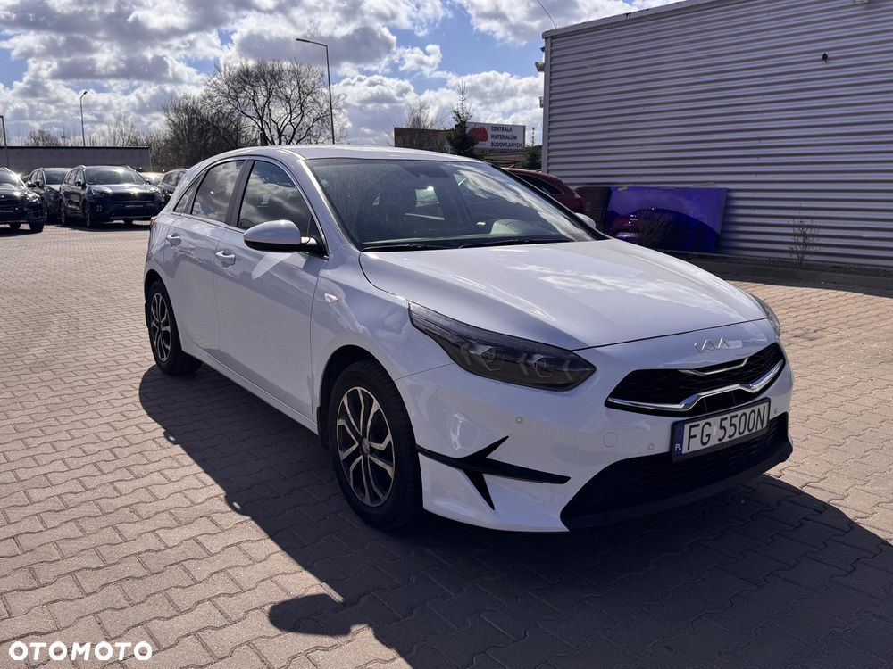 Kia Ceed 1.5 T-GDI M - 9