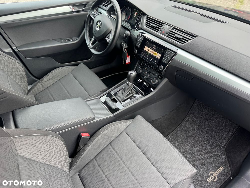 Skoda Superb 2.0 TDI DSG Ambition - 14