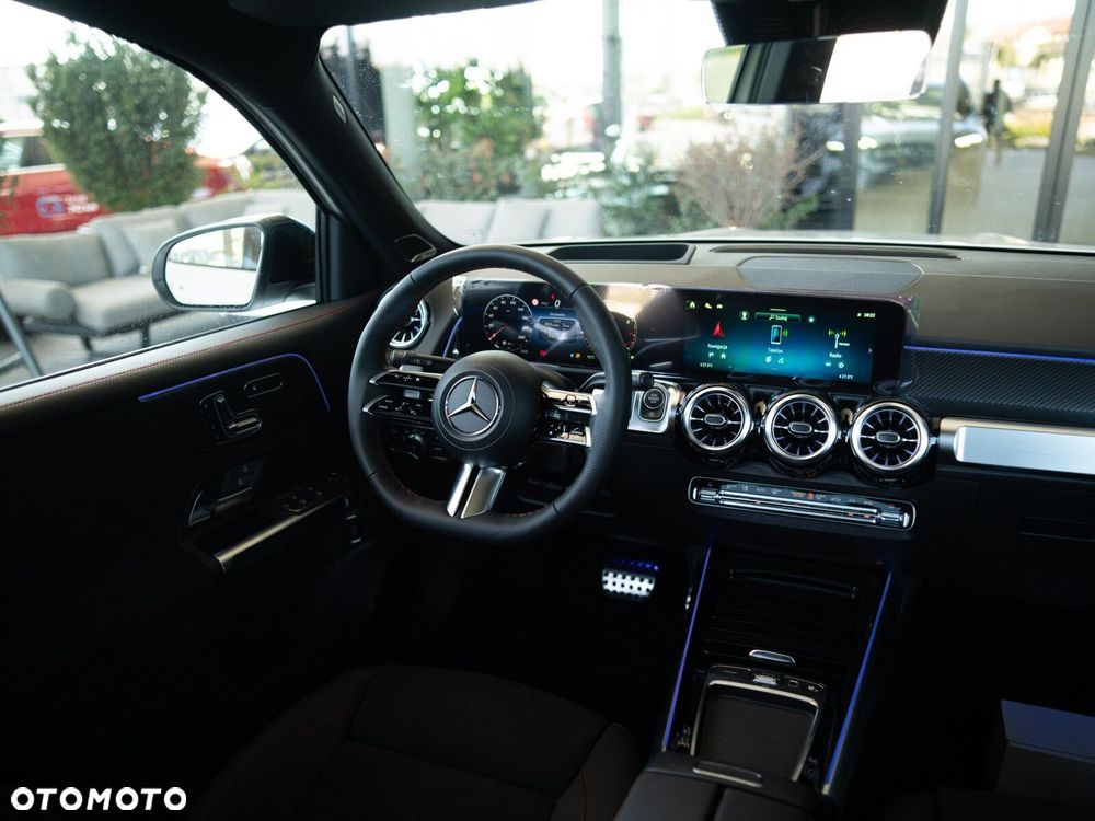Mercedes-Benz GLB - 16