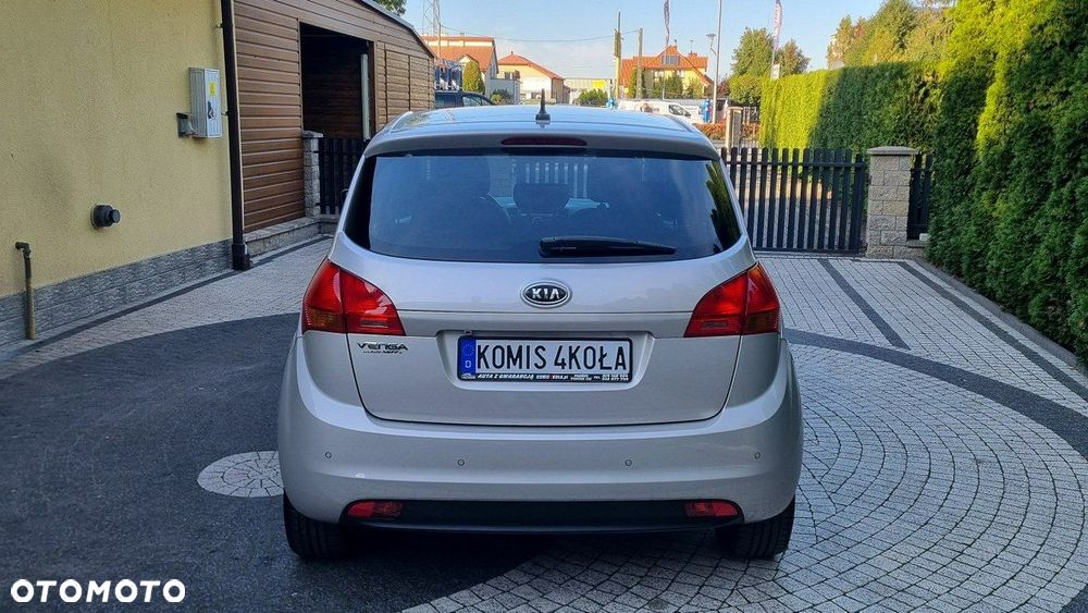 Kia Venga - 5