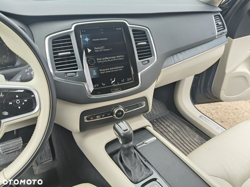 Volvo XC 90 - 8
