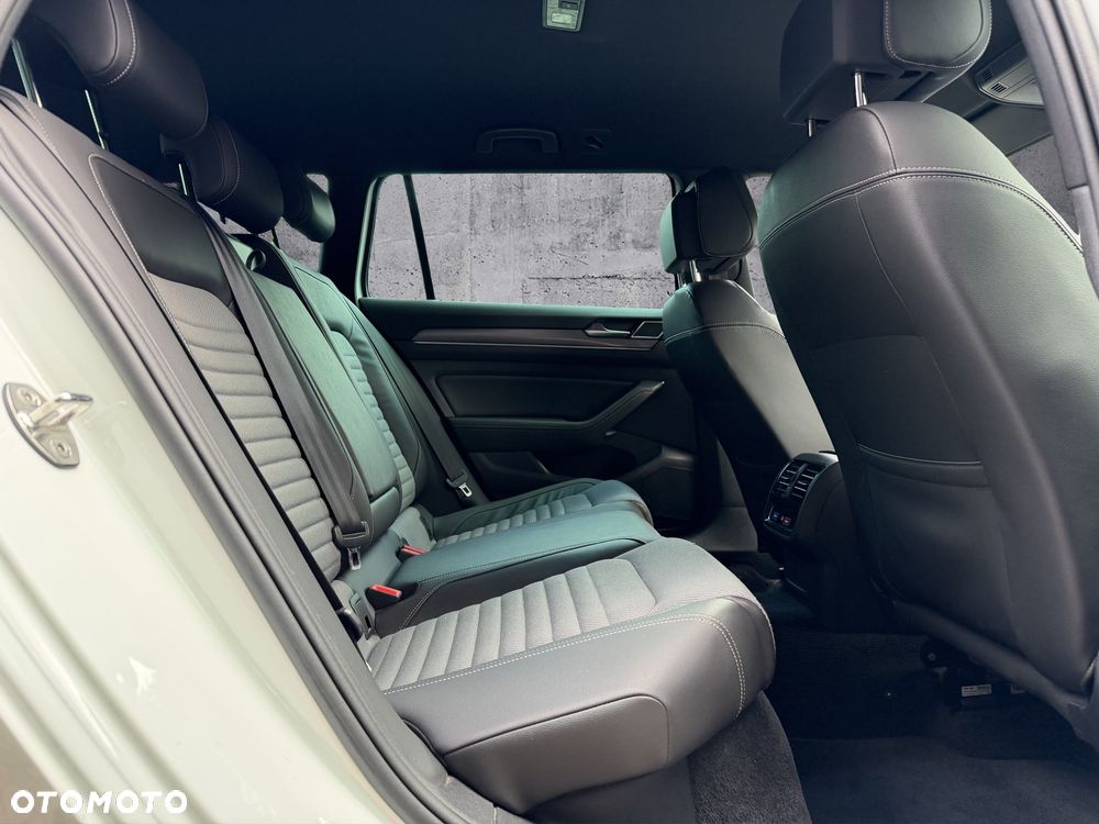 Volkswagen Passat - 18