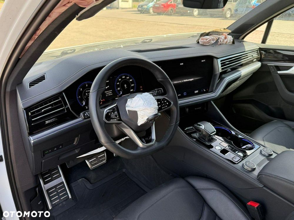 Volkswagen Touareg 3.0 V6 TDI SCR 4Motion Automatik R-Line - 11
