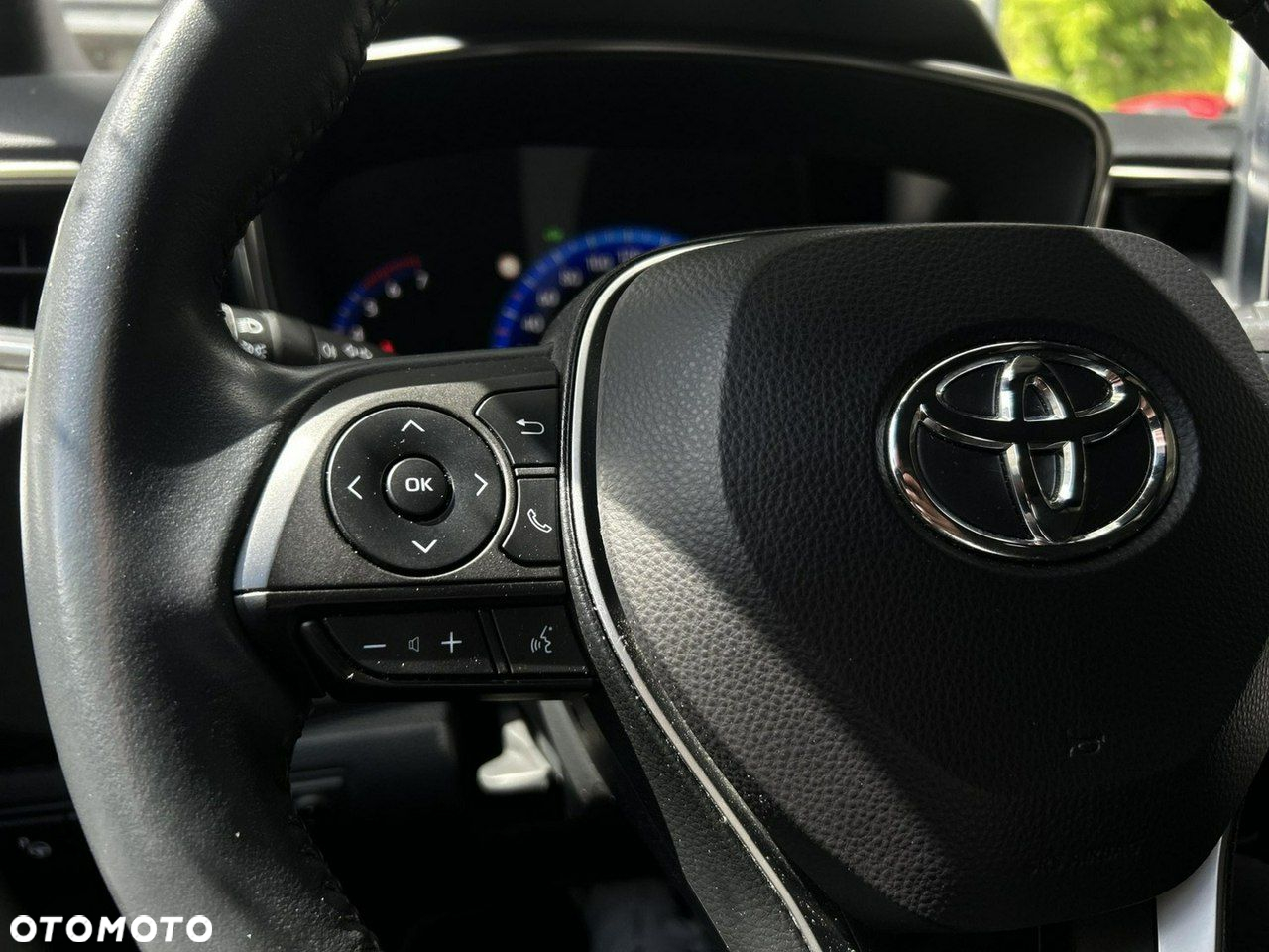 Toyota Corolla 1.8 Hybrid Comfort - 22