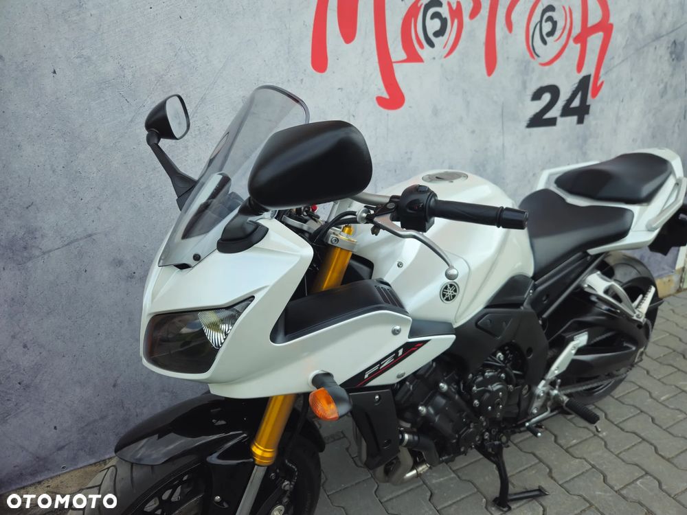 Yamaha FZ - 28