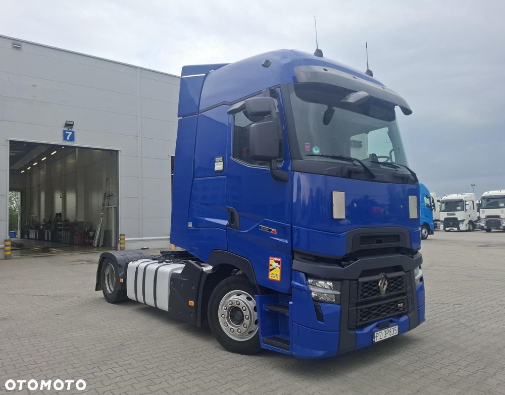 Renault T-HIGH - 7