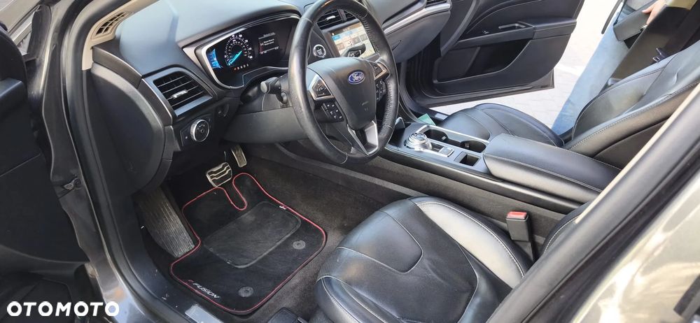 Ford Fusion - 13