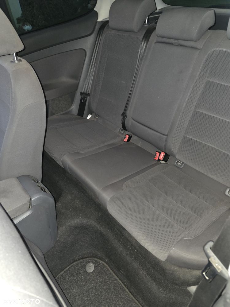 Volkswagen Golf - 6