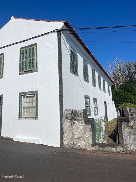 Casa senhorial histórica em São Roque do Pico com vista para o mar - Grande imagem: 3/30