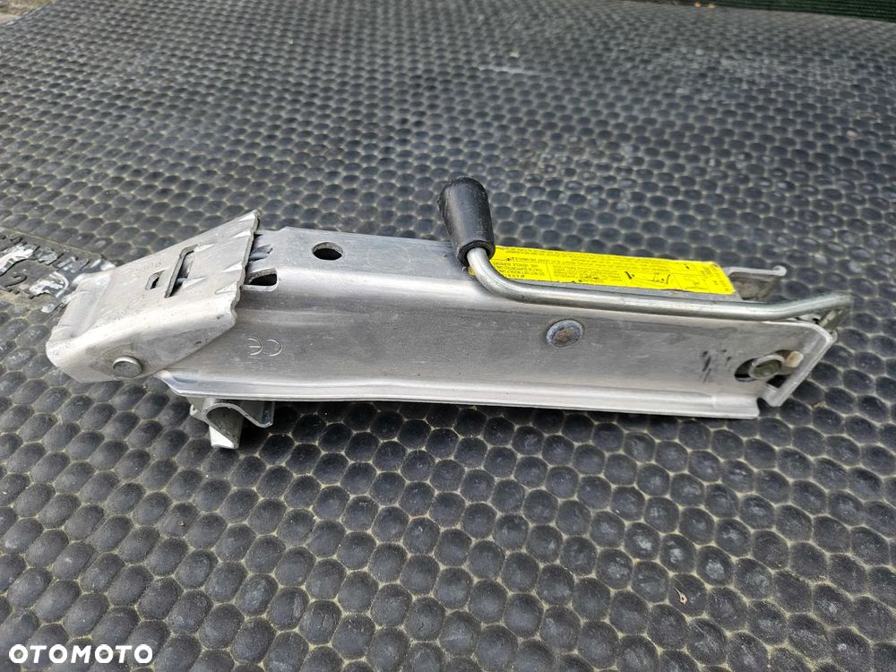 Lewarek 8E0011031 N D C Podnosnik Winda Audi A4 B6 B7 Seat Exeo A3 8L - 8