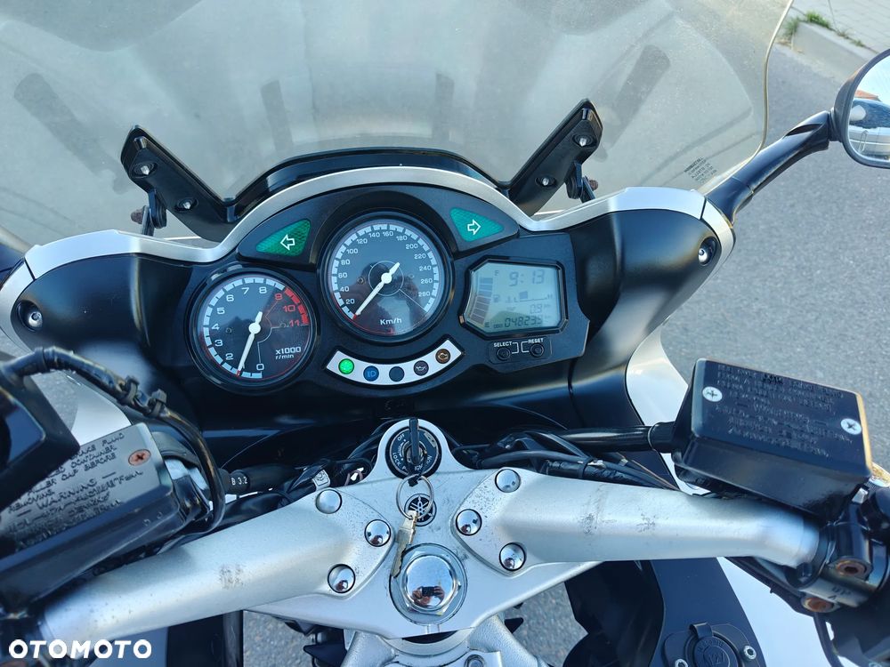 Yamaha FJR - 12
