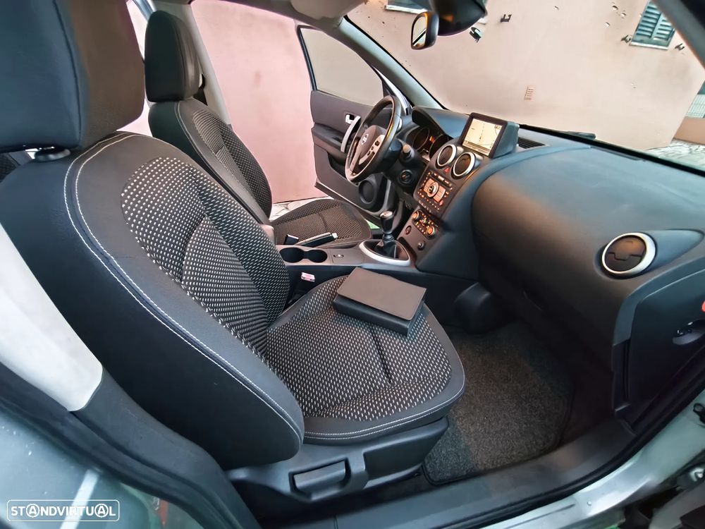 Nissan Qashqai 2.0 dCi Backstage NAVI FPD - 21