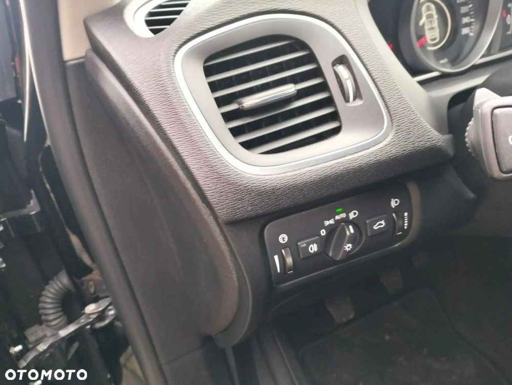 Volvo V40 D2 Momentum - 16