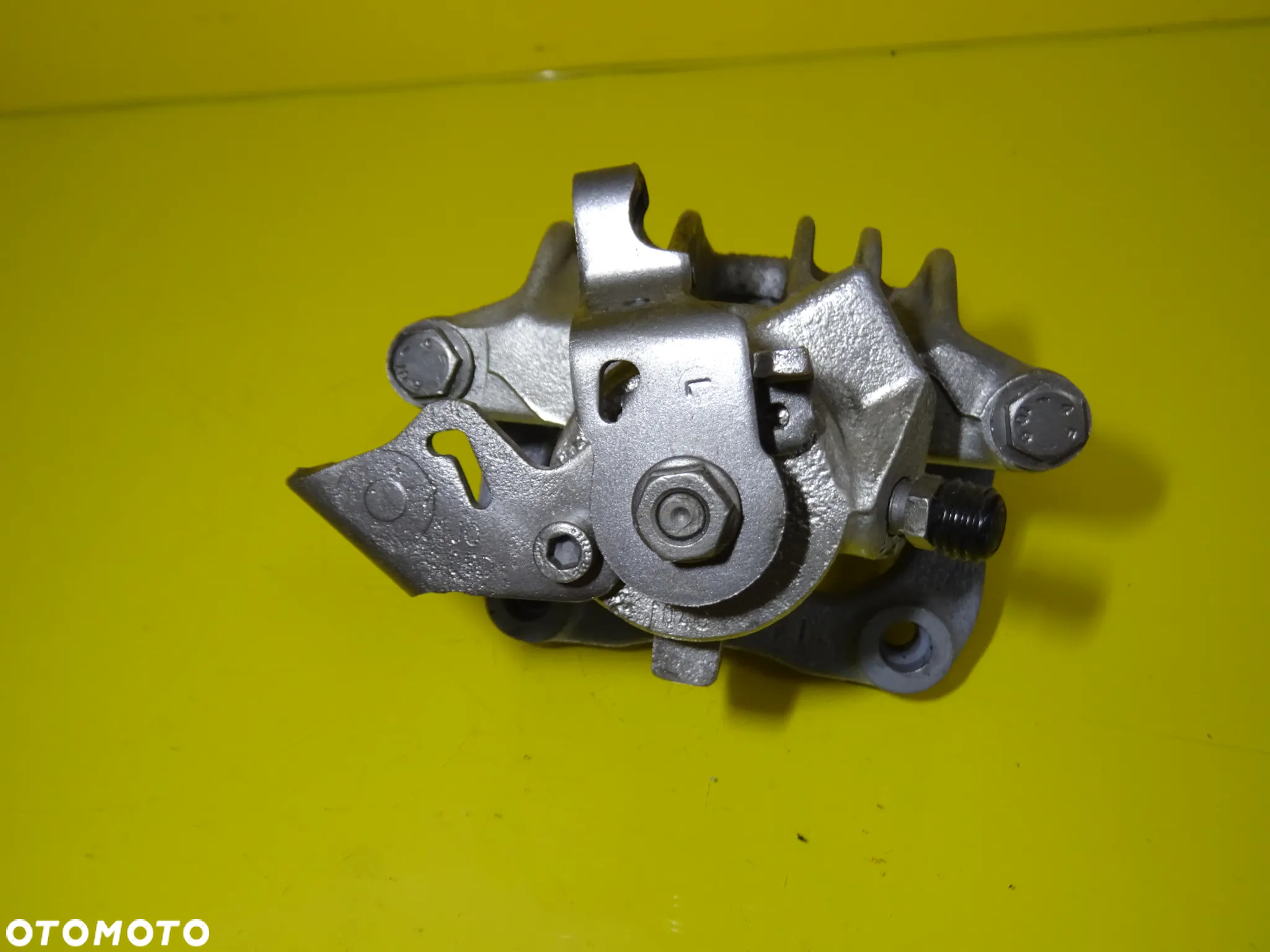 ZACISK ZACISKI HAMULCOWE KOMPLET PRAWY LEWY TYŁ VW GOLF IV Ø 38MM LUCAS NR1 - 13