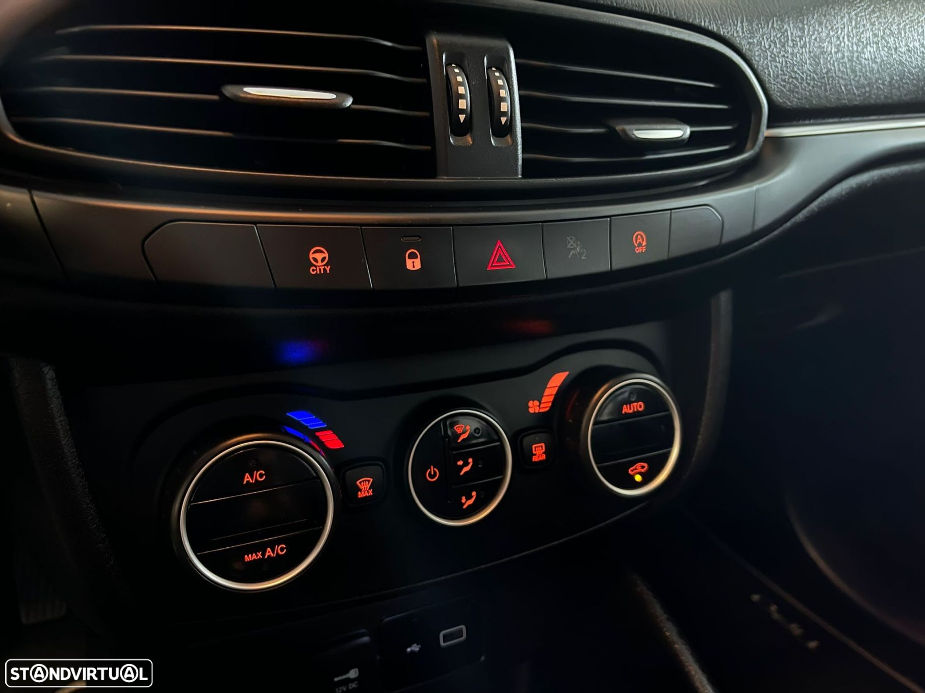 Fiat Tipo Station Wagon 1.3 M-Jet Lounge - 22