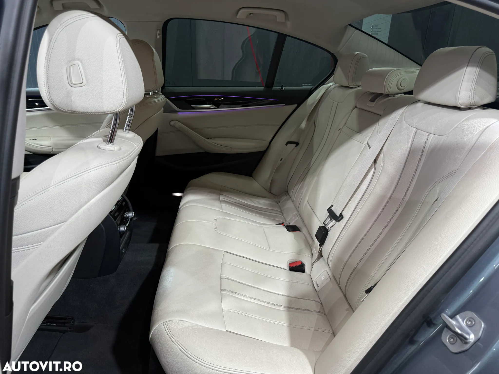 BMW Seria 5 530d xDrive AT - 8