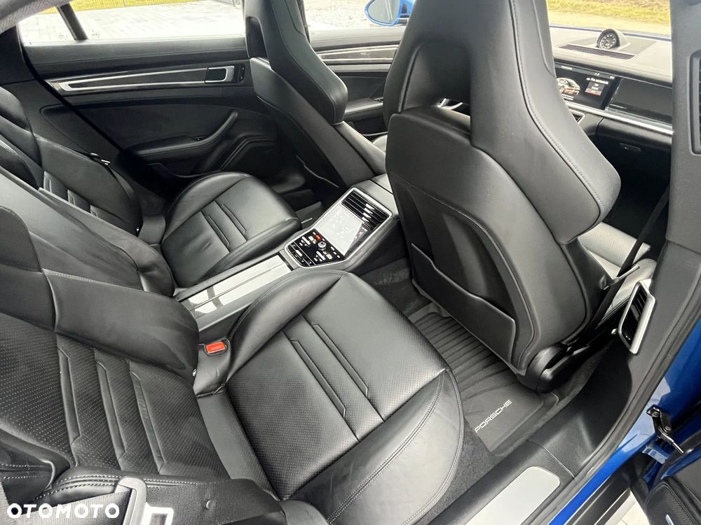 Porsche Panamera 4S - 14