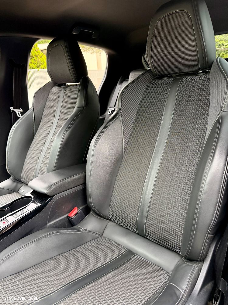 Peugeot 208 PureTech 100 EAT8 GT - 13