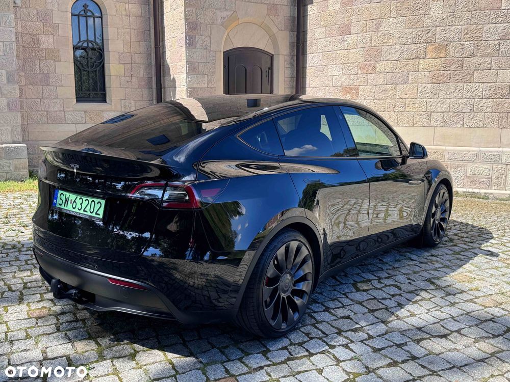 Tesla Y Model Performance Dual Motor AWD - 12