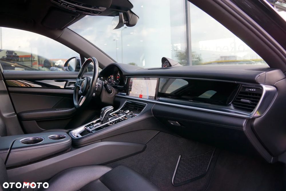 Porsche Panamera 4 - 20