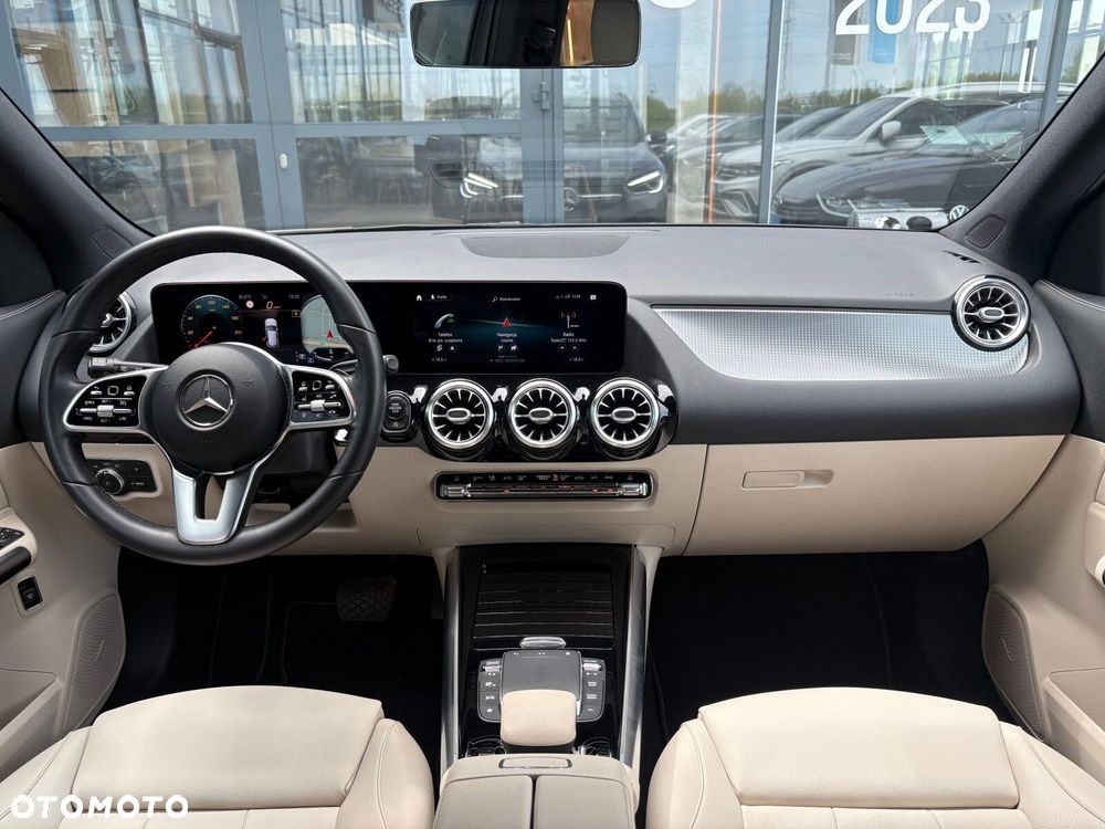 Mercedes-Benz GLA - 10